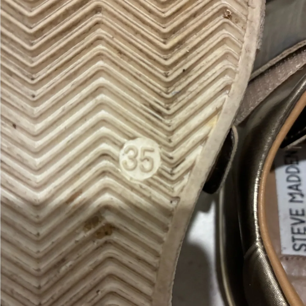 Steve Madden GOLD Metallic Platform Sneakers Size 5 Y2K Glam